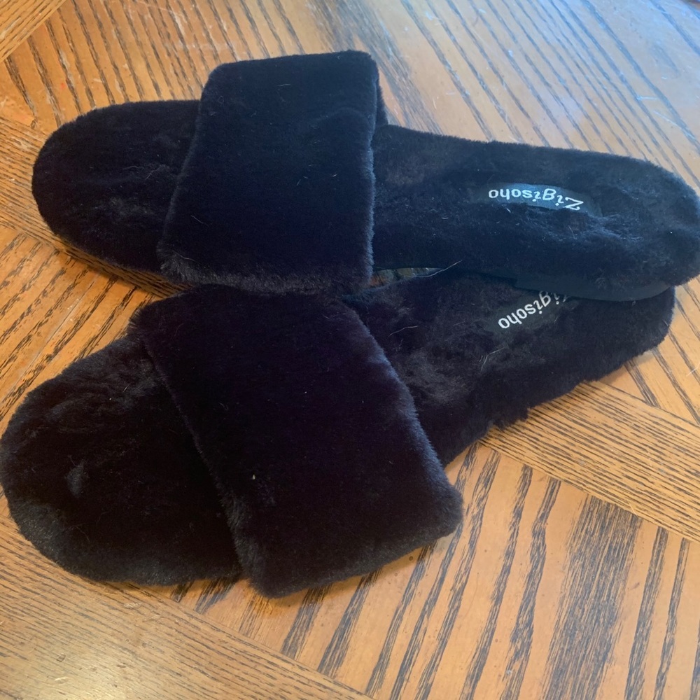 Fur Slippers - Picture 2 of 4